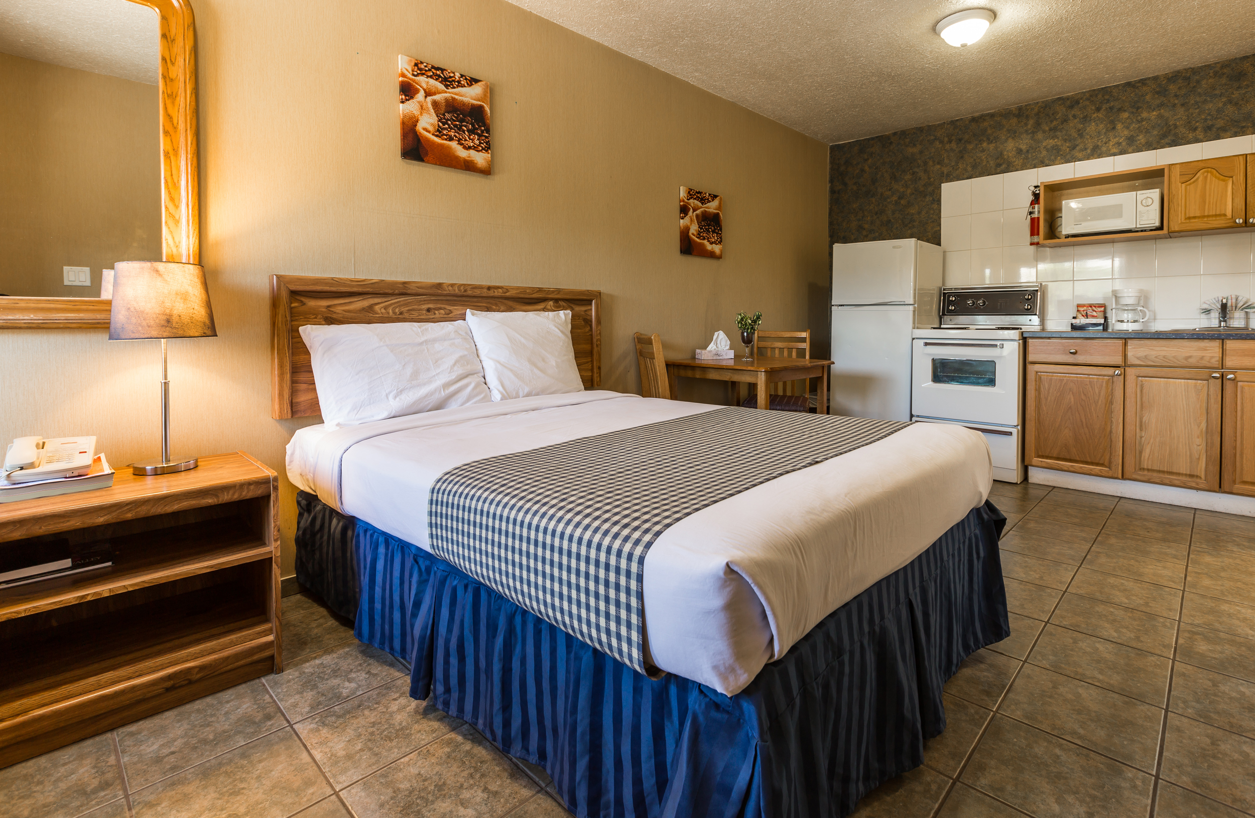 Junior Suite - Oasis Inn